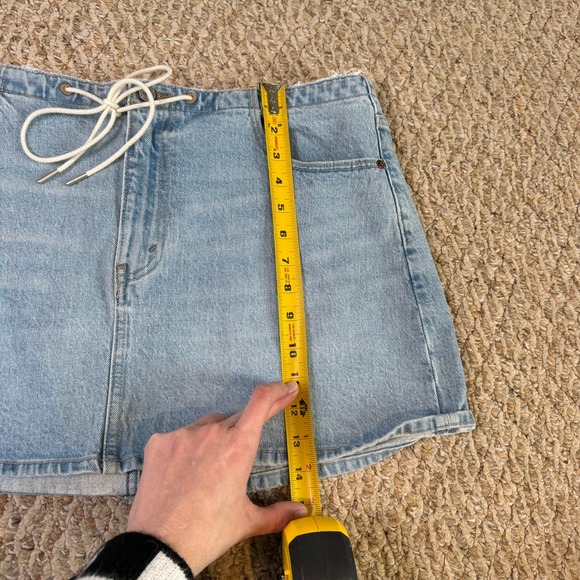 Abercrombie & Fitch Curve Love Mid Rise Denim Mini Skirt Light Wash Size 31 - Picture 5 of 6